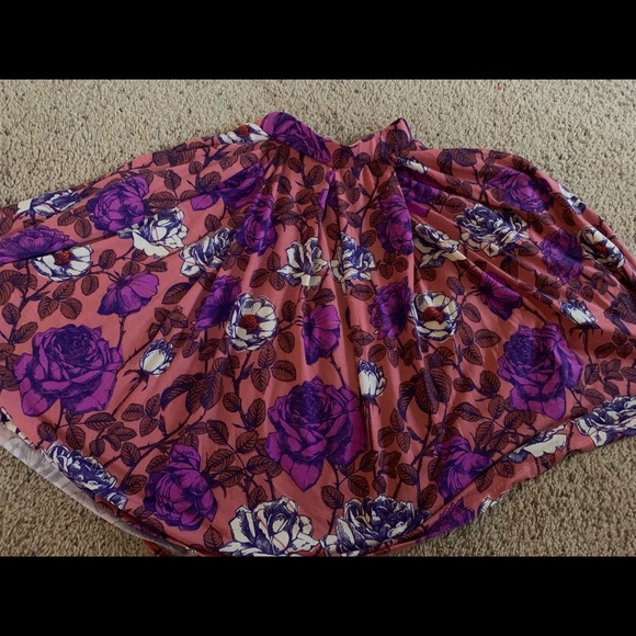 Stunning lularoe floral Madison - Picture 1 of 2